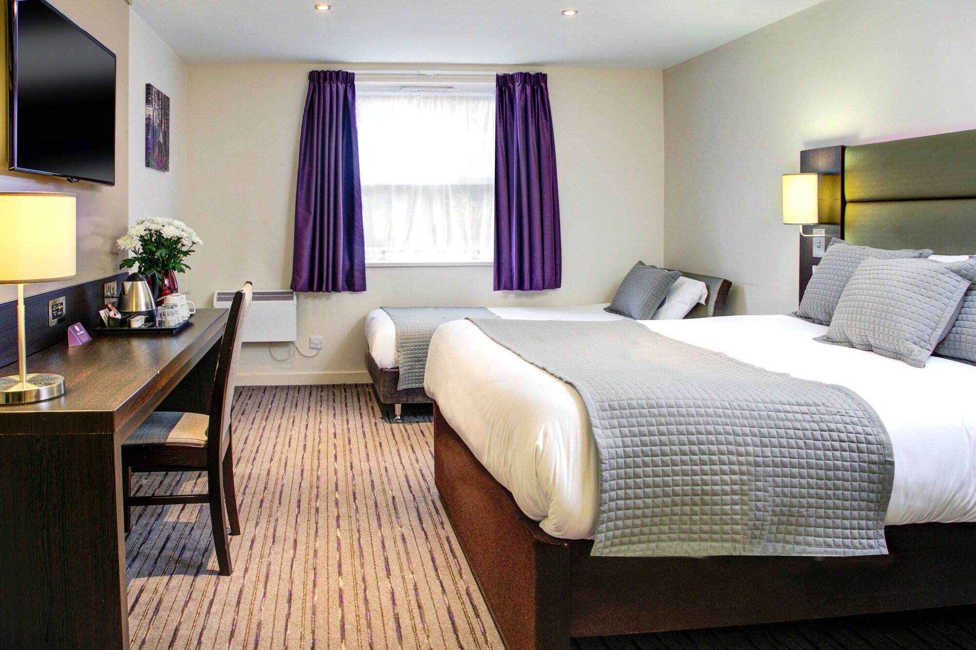 Premier Inn Huddersfield West Ngoại thất bức ảnh