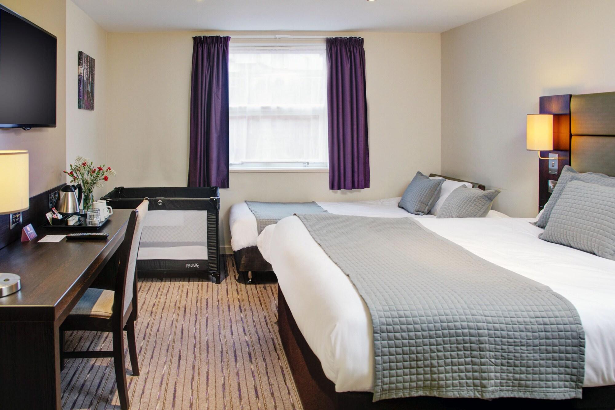 Premier Inn Huddersfield West Ngoại thất bức ảnh