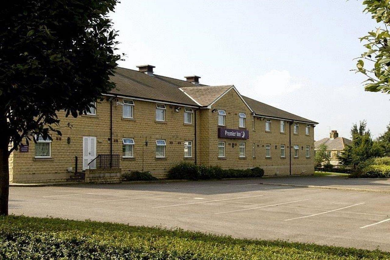 Premier Inn Huddersfield West Ngoại thất bức ảnh